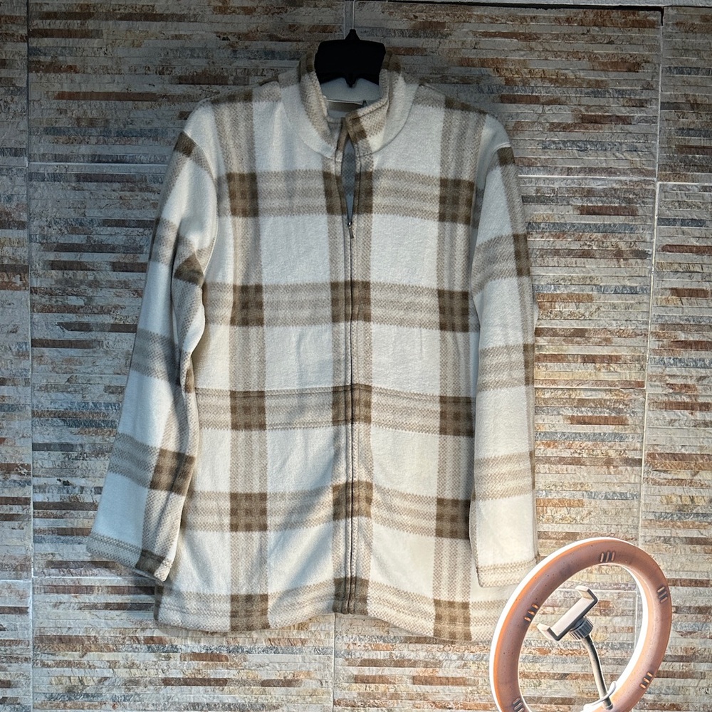 Cozy Plaid sweater in Cream and Brown